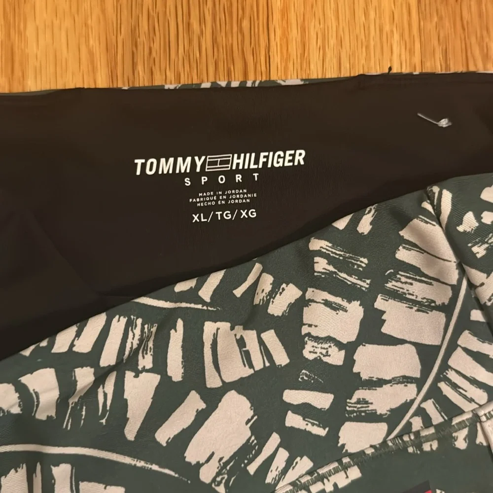 Tommy Hilfiger Sport Palm Print High Rise Compression Leggings - Picture 6 of 8